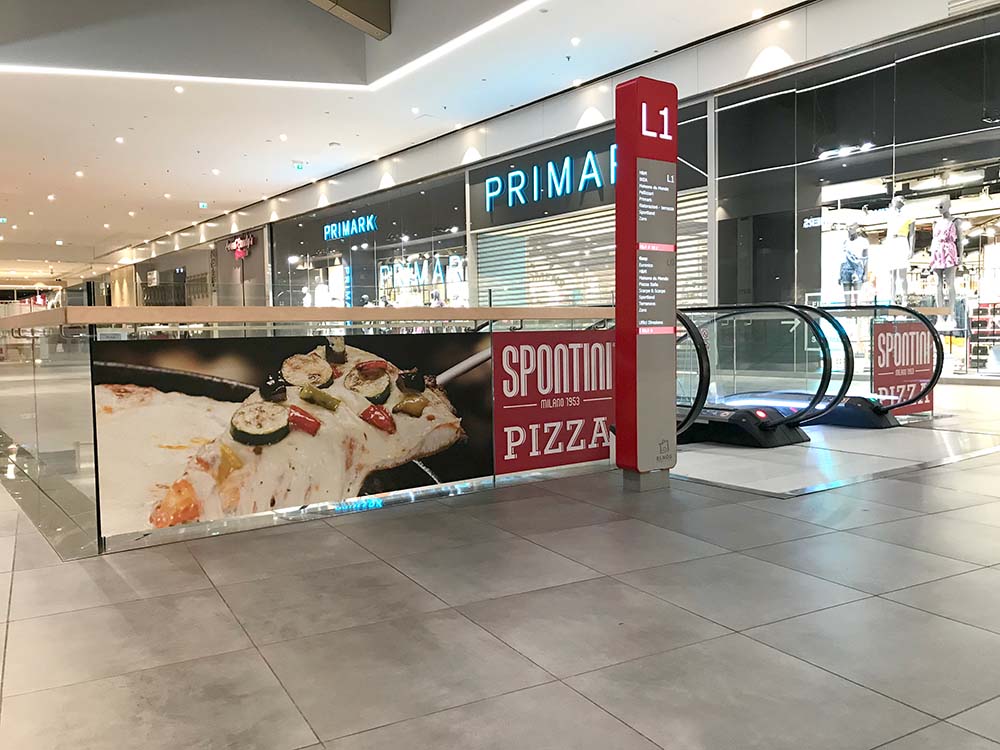 vetrofania centro commerciale