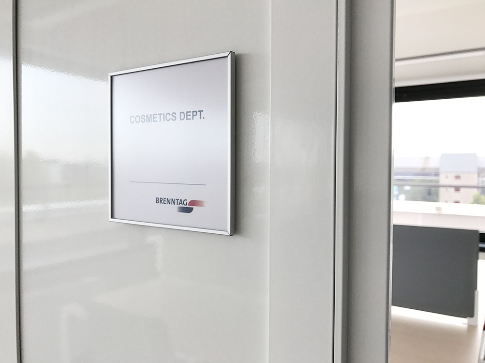 vetrofanie como - Brentag